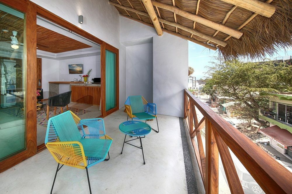 Casa Pepe Hotel Sayulita Kültér fotó Balcony of a suite at the hotel